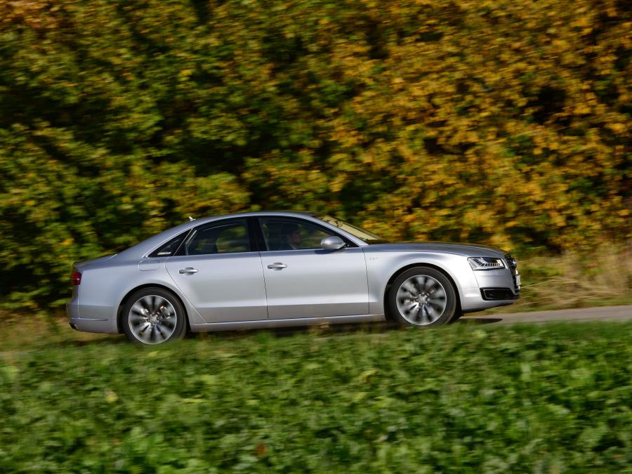  Audi A8 TDI Quattro (D4) 2013 года  (WW) (фото 4 из 13)